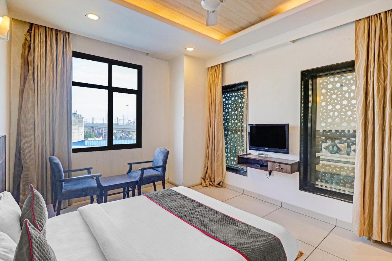 Oyo Townhouse 484 Sanskriti Hotel Delhi  Ngoại thất bức ảnh