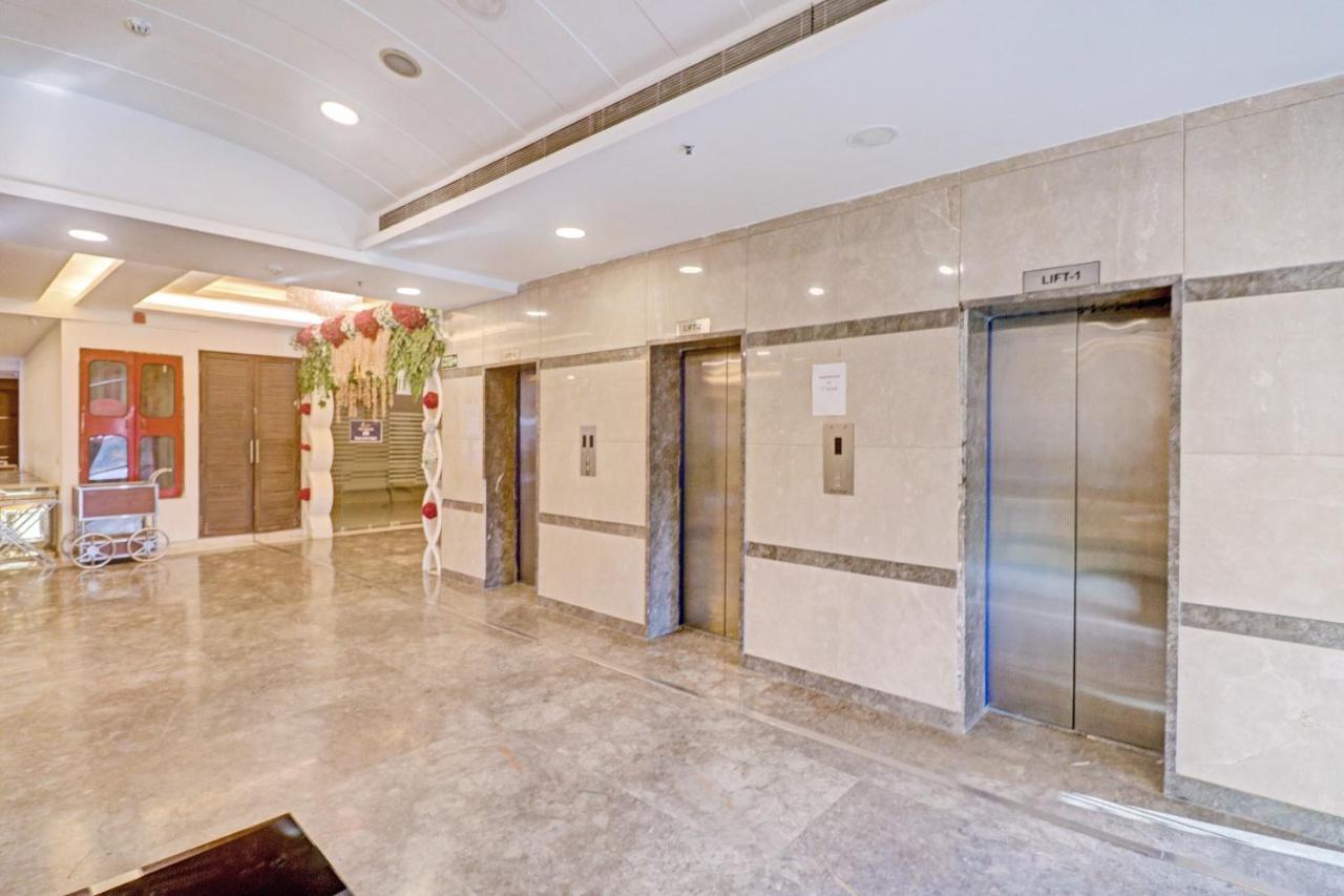 Oyo Townhouse 484 Sanskriti Hotel Delhi  Ngoại thất bức ảnh