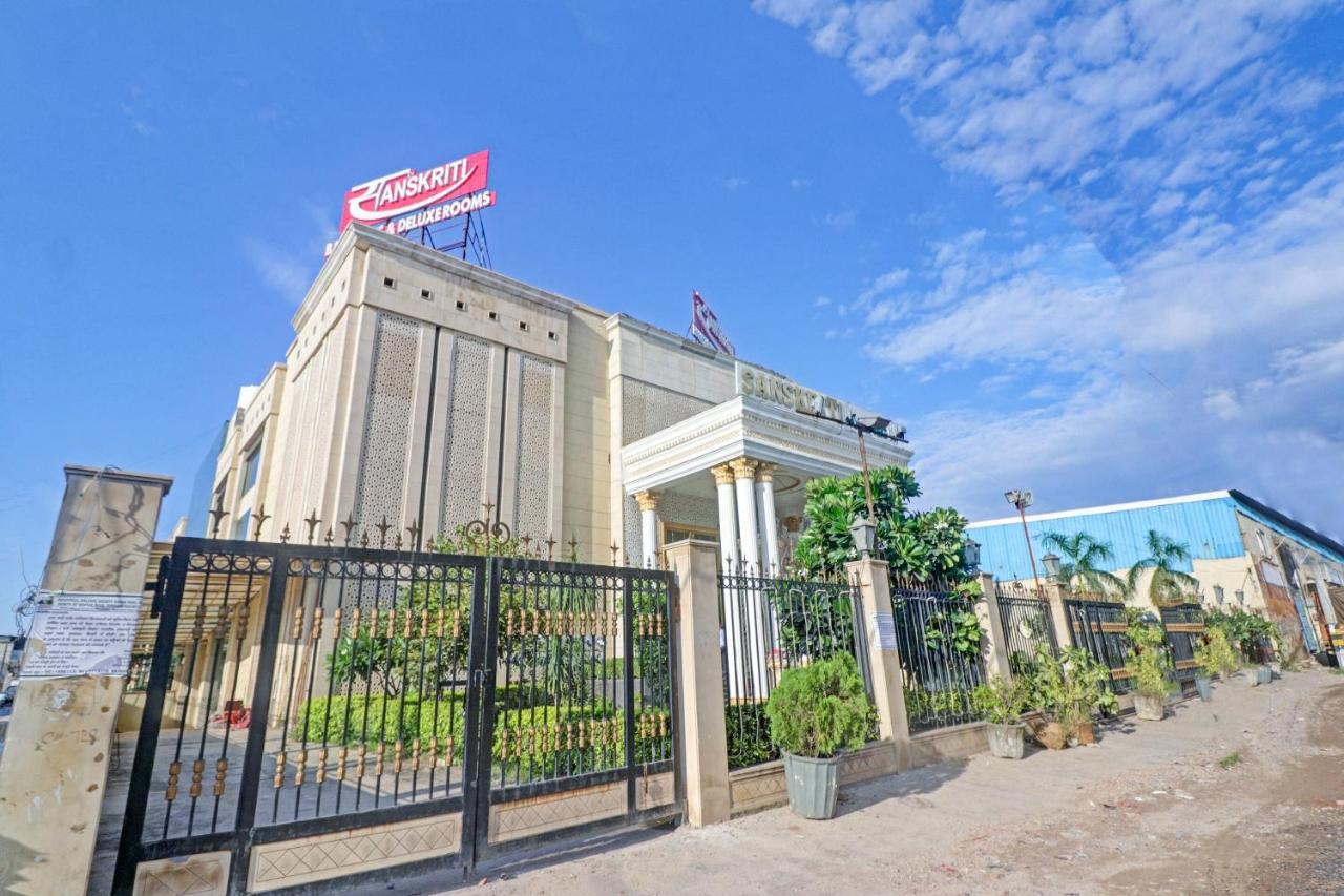 Oyo Townhouse 484 Sanskriti Hotel Delhi  Ngoại thất bức ảnh
