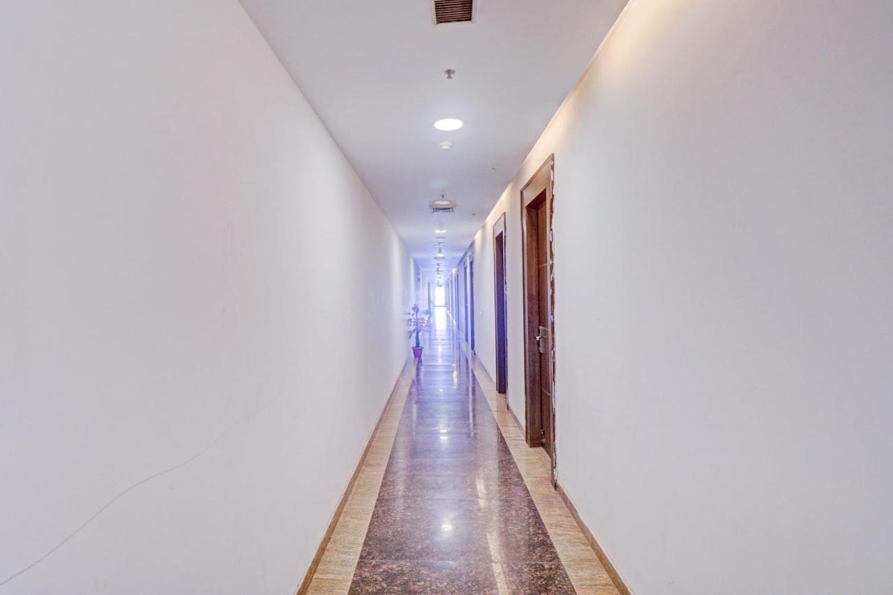 Oyo Townhouse 484 Sanskriti Hotel Delhi  Ngoại thất bức ảnh